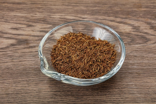 Dry zeera seeds in the bowl