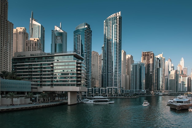 Photo dubai marina at sunset