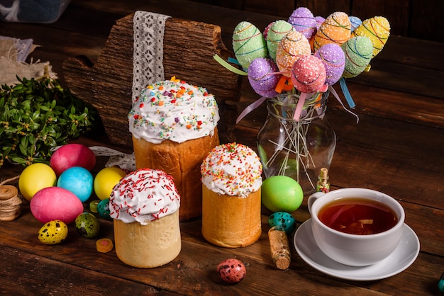 Easter cake and colorful eggs