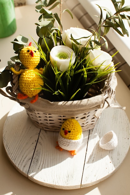 Easter decorations - crochet chicks from the egg shell