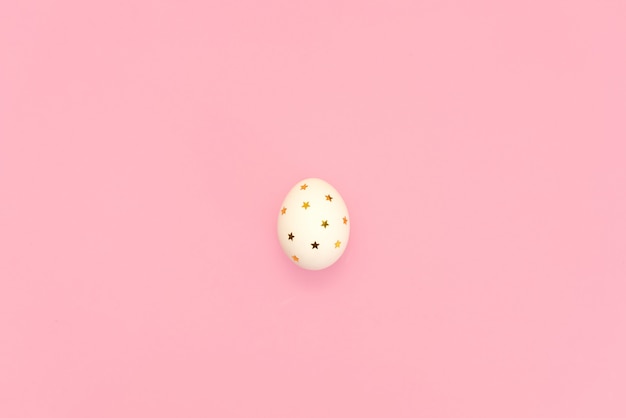  easter egg on pink background. 