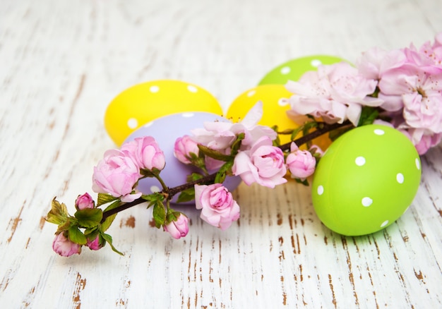 Photo easter eggs and cherries blossom