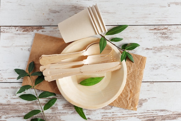 Eco friendly disposable dishes made of bamboo wood and paper Zero waste eco friendly plastic