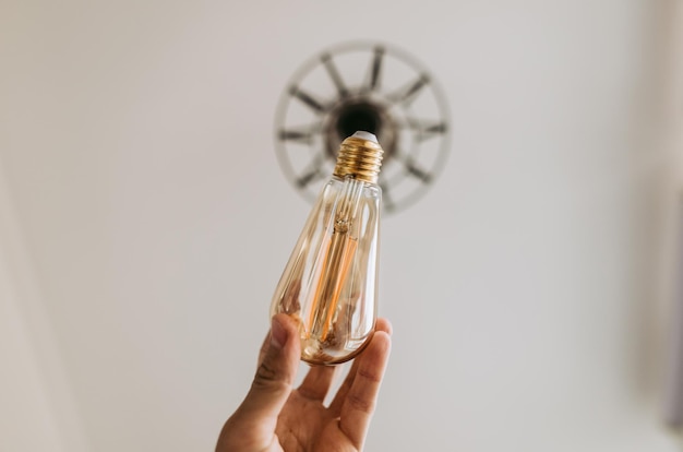 Edison bulb replacement in the lamp