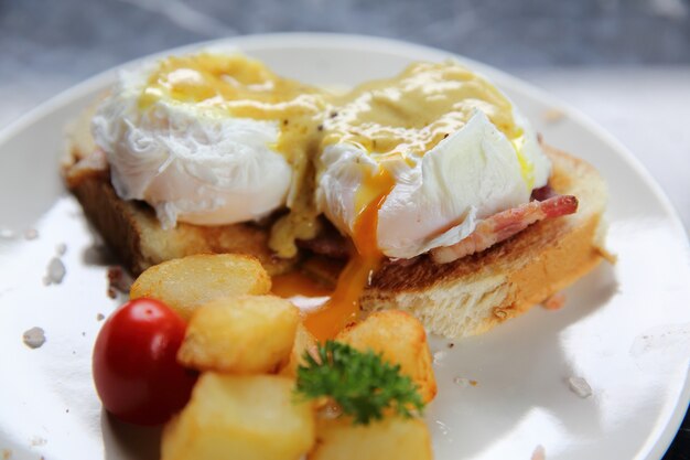 egg benedict