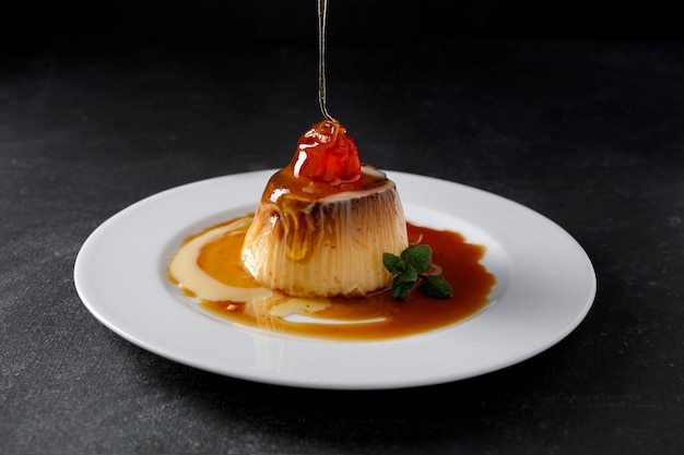 Egg flan with milk cream and honey