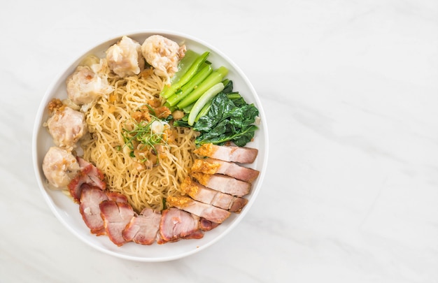 Egg noodle with red roast pork