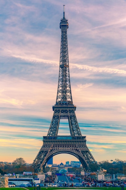 Eiffel tower la tour eiffel at winter suset in paris france beautiful view from trocadero palais de