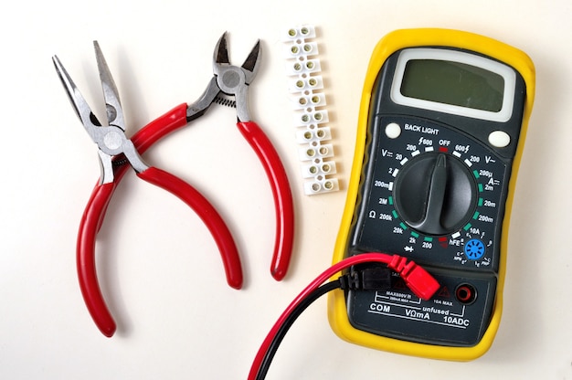 Electro repair with a multimeter