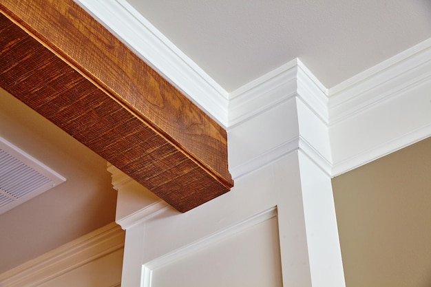 Elegant Crown Molding Detail in Traditional Home Decor