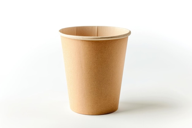 Photo empty brown paper cup isolated on white