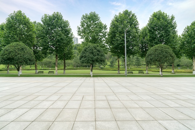 An empty floor in a city park