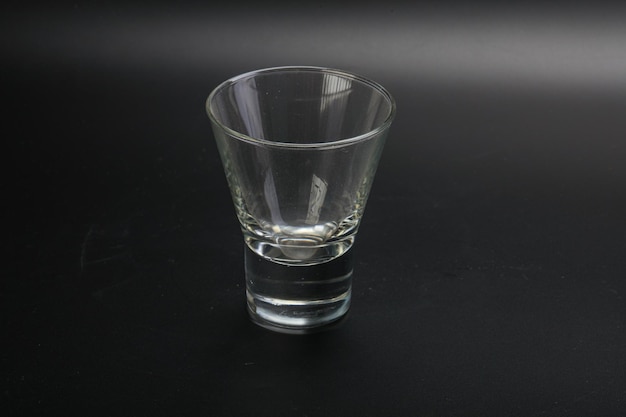 Empty glass for vine or water