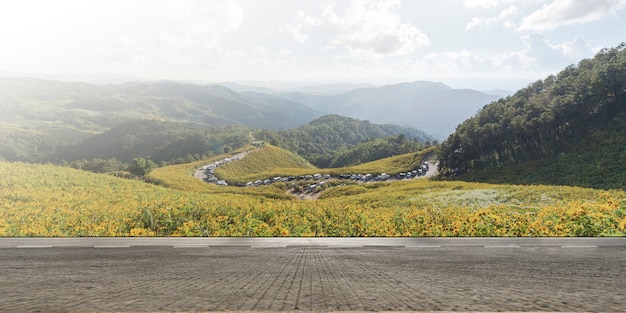 Photo empty highway asphalt road and beautiful mountain landscape