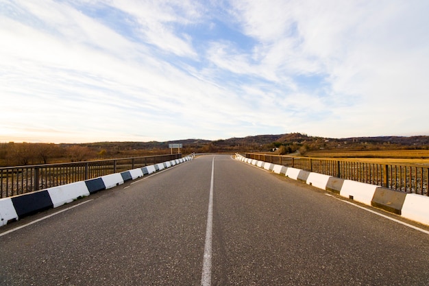 Photo empty road and highway landscape and view in georgia