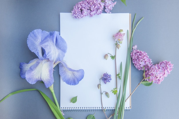 Empty space notepad list with gentle flowers