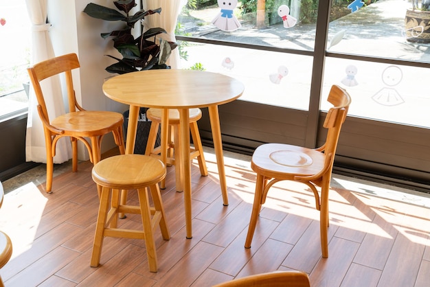 Empty table and chair in coffee shop