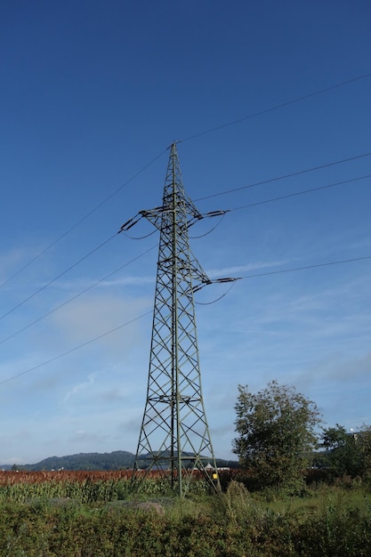 Energy supply with a 380 kv power line and power pole