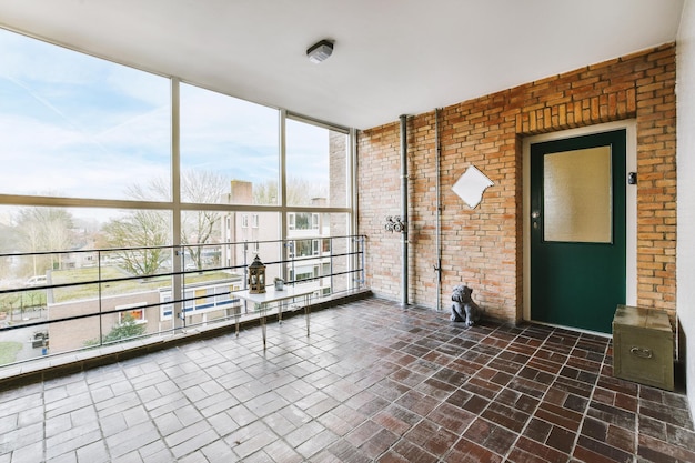 Entrance to a residential building with a ceiling