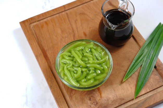 es cendol or lod chong is a sweet ice dessert made from pandan short vermicelli with coconut milk,