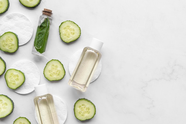 Face treatment with cucumber