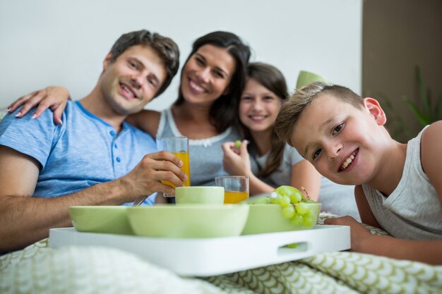  family having breakfast