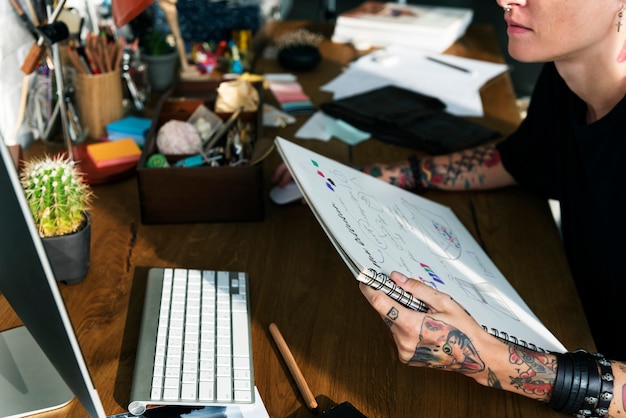 Photo fashion designer working in a studio