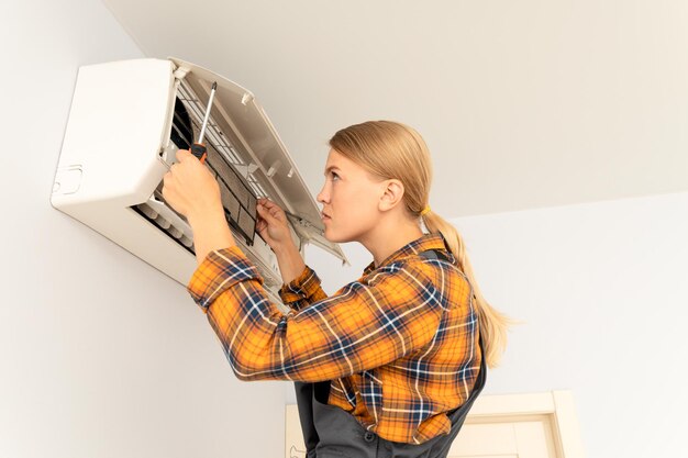 Female master and air conditioner air conditioner repair