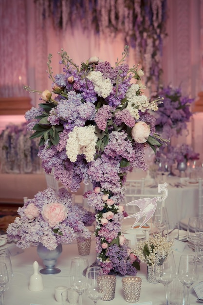 Festive table decoration in Lilac colours