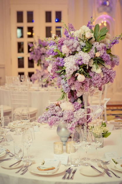 Festive table decoration in Lilac colours