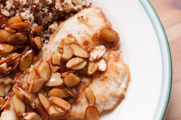 Fillet of sole with almonds