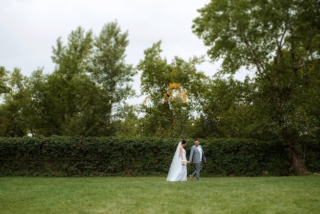 The first meeting of the bride and groom