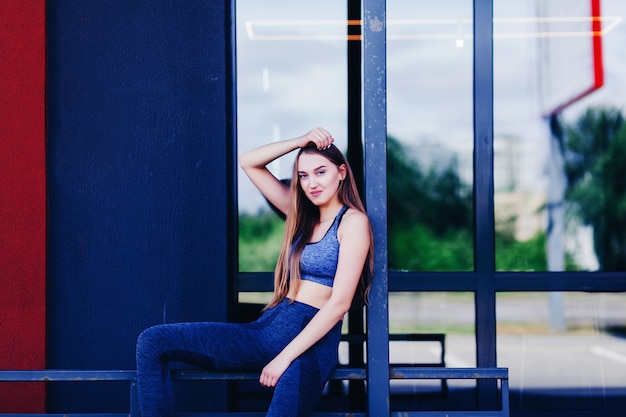  fitness woman posing outdoors