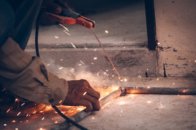 Flame sparks are caused by welding. 