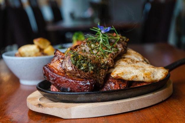 Fotografia de Pachamanca, plato tipico del Peru.