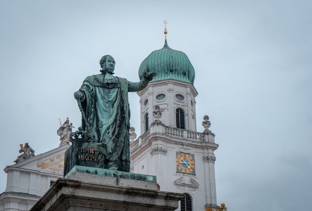 Fotografien der Stadt Passau in Niederbayern, Architektur und Tempel einer typischen Stadt in Deutsc