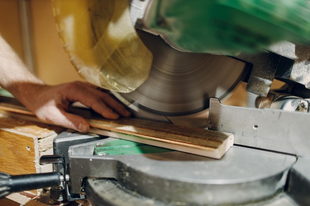 Framing Workshop Making baguette handmade picture frame at studio