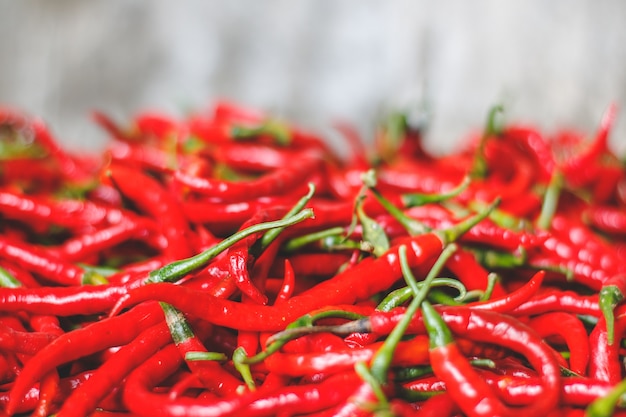 Photo freh red chili peppers on the market