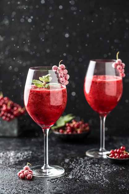 Fresh currant cocktail