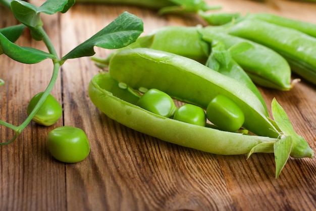 Fresh green peas 