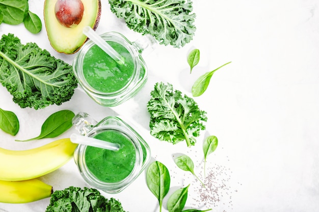 Fresh made green smoothie in bottle