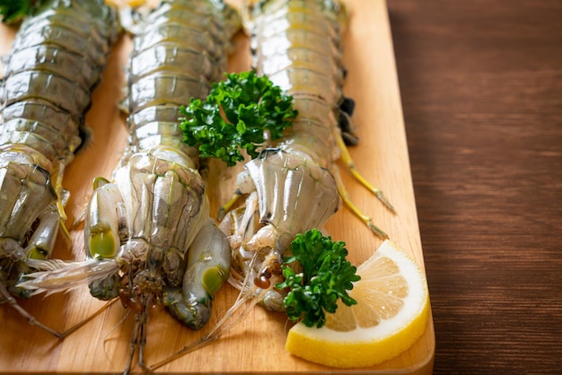 Fresh mantis shrimp with lemon