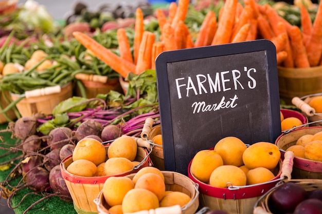 Photo fresh organic produce on sale at the local farmers market.