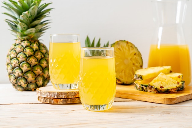 fresh pineapple juice