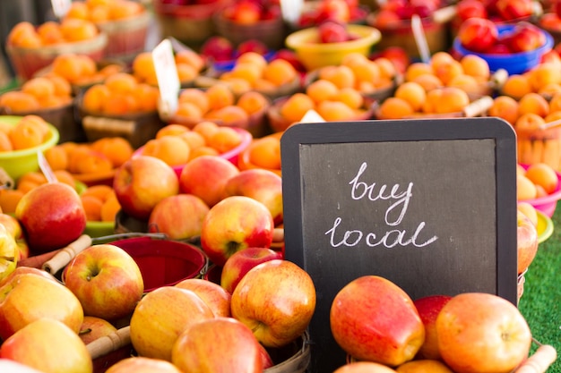 Photo fresh produce on sale at the local farmers market.