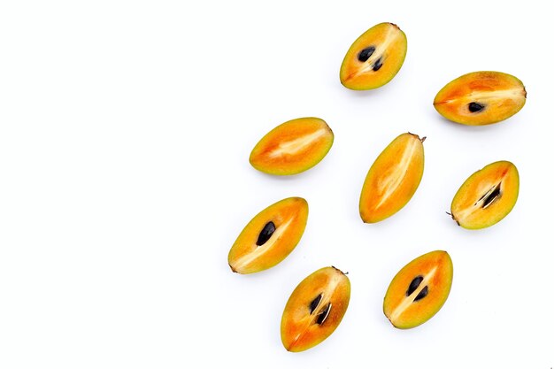 Photo fresh sapodilla fruit on white background