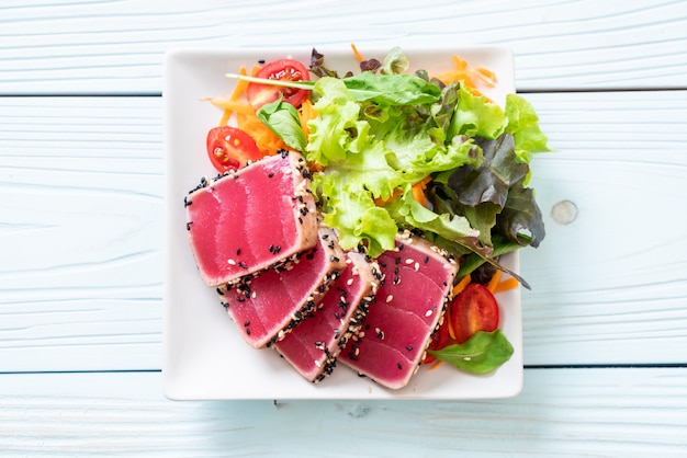 fresh tuna raw with vegetable salad