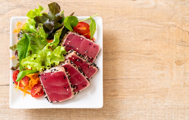 fresh tuna raw with vegetable salad