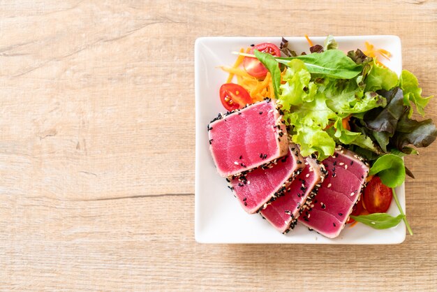 fresh tuna raw with vegetable salad