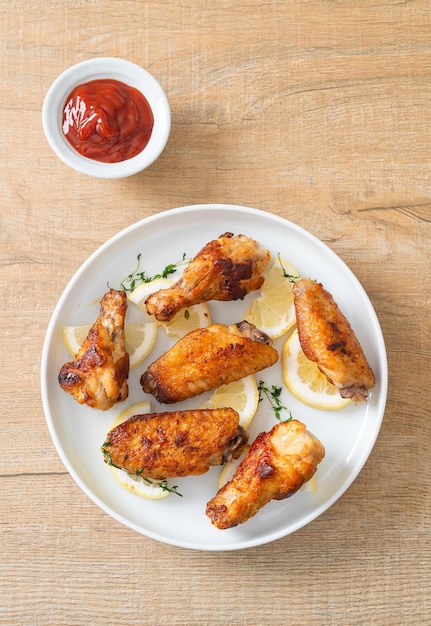 Fried lemon pepper chicken wings